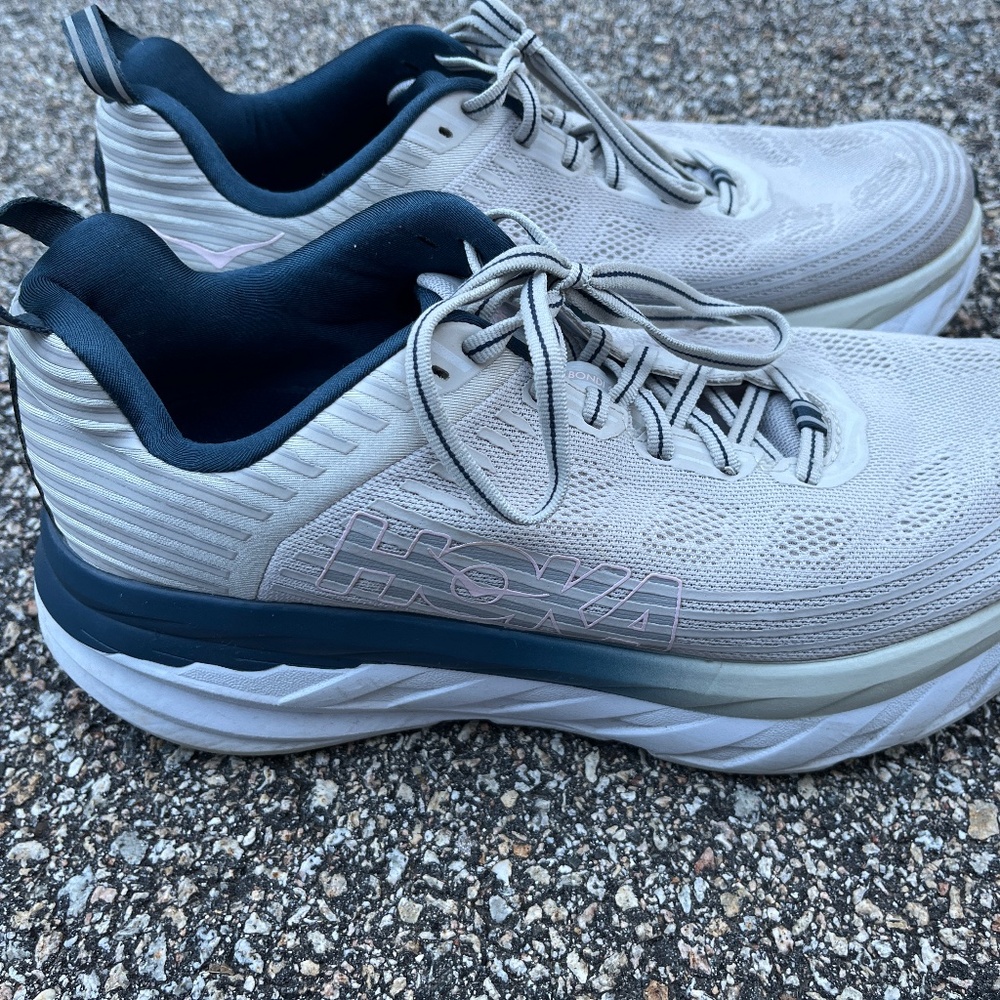 Great condition! Womens Hoka Bondi 6 size 10.5D